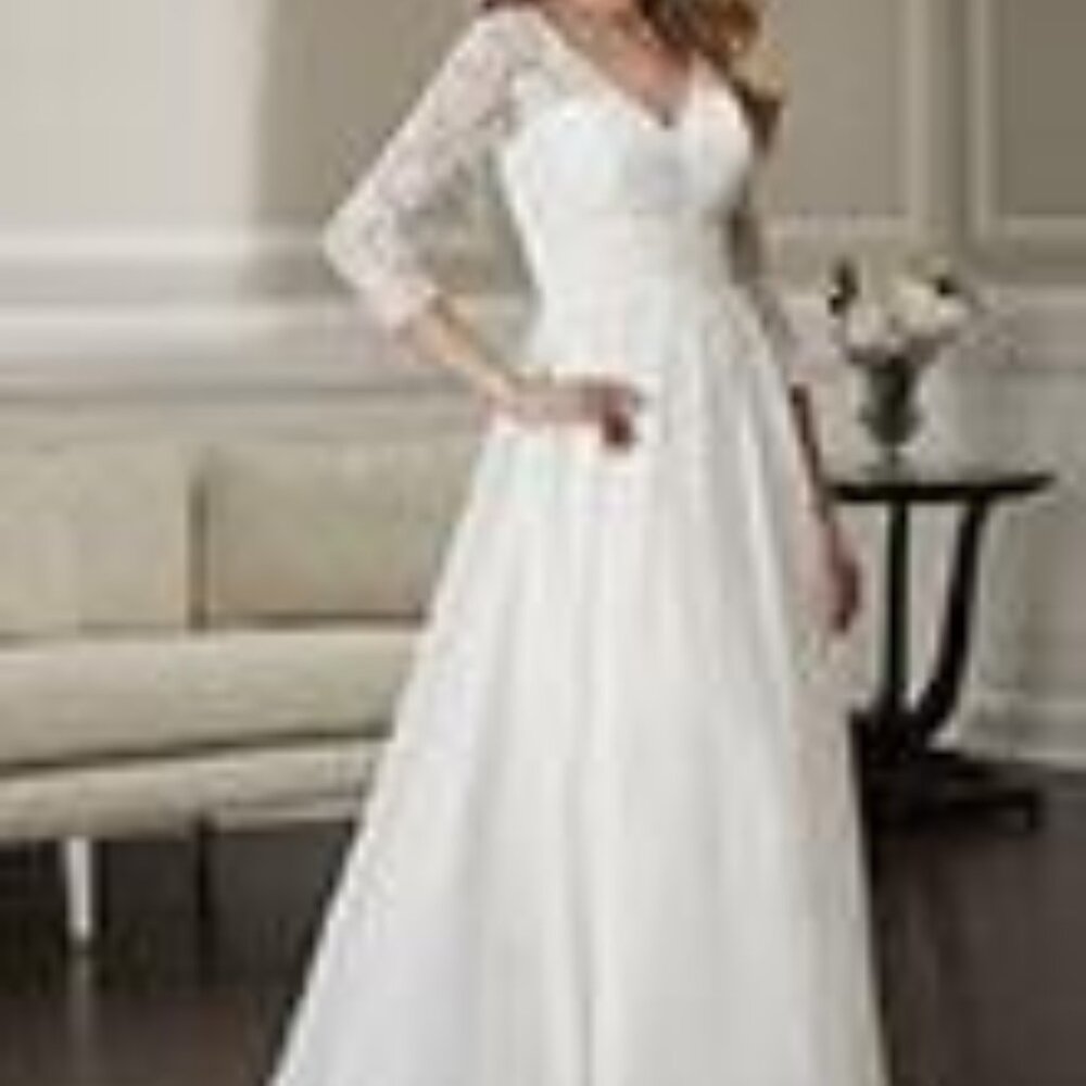 CHRISTINA WU  22900  IVORY  size 28